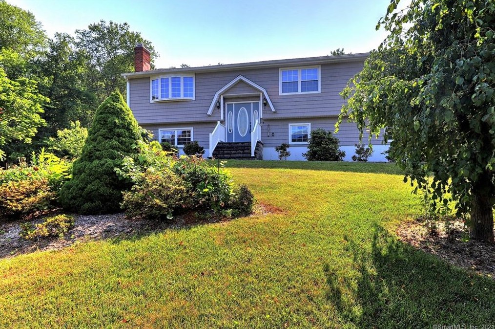 103 Big Horn Rd, Huntington, CT 06484