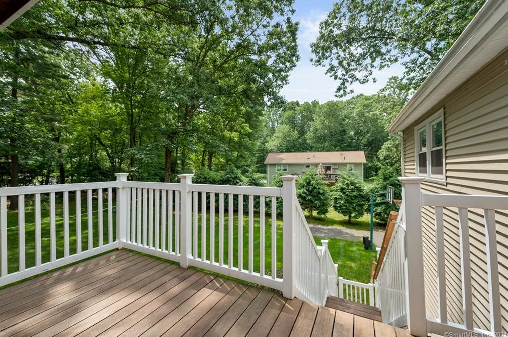 67 Deckert Dr, Plantsville CT  06479-1805 exterior