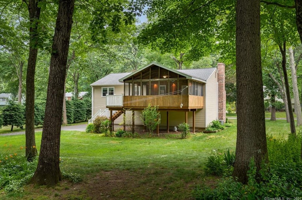 67 Deckert Dr, Plantsville CT  06479-1805 exterior