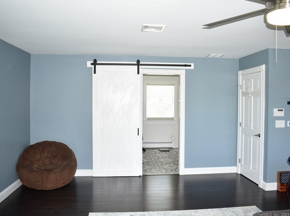 611 Thrall Ave, Suffield CT  06078-2337 exterior