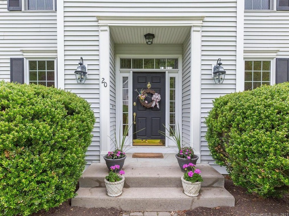 20 Devonshire Ct, Avon, CT 06001-2448