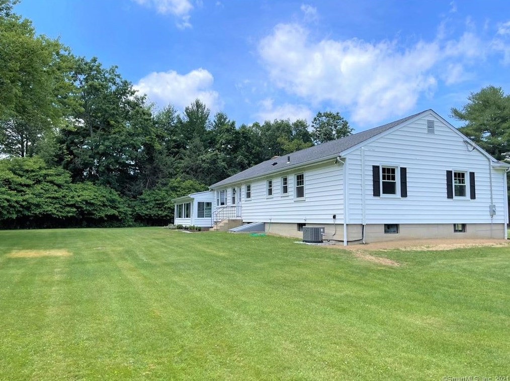 112 Northwind Dr, Stamford, CT 06903