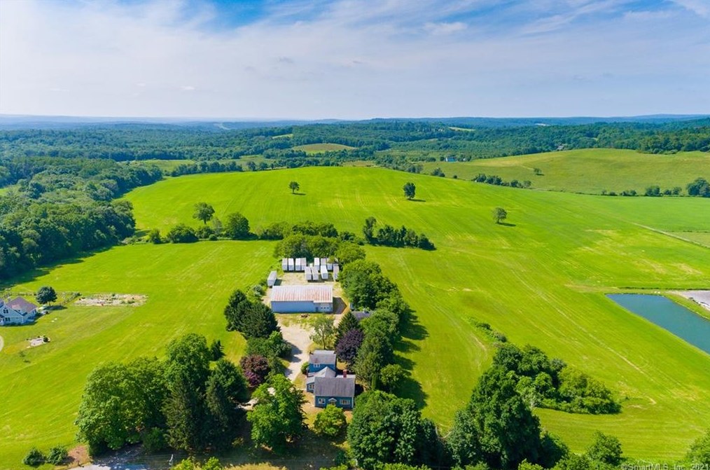 296 Putnam Rd, Pomfret Center, CT 06259