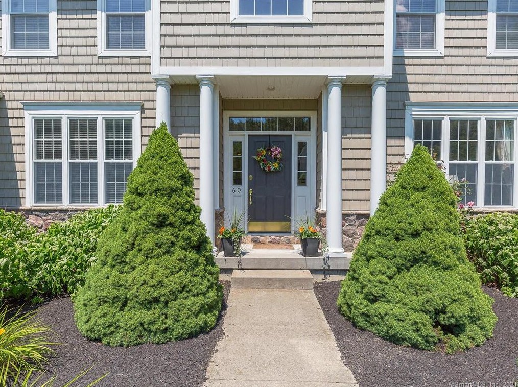 60 Ellsworth Ln, Collinsville, CT 06019-2652