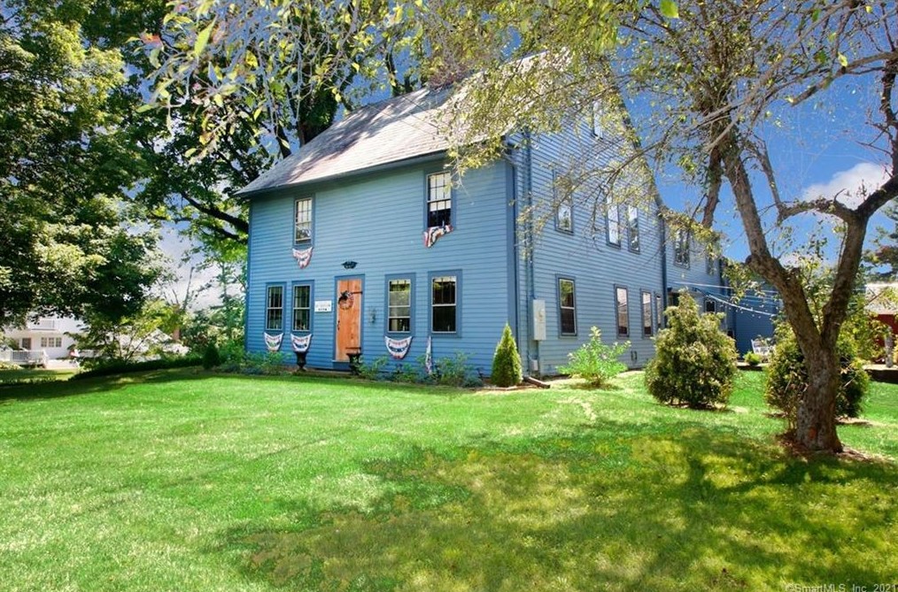 1135 Halladay Ave W, Suffield, CT 06078