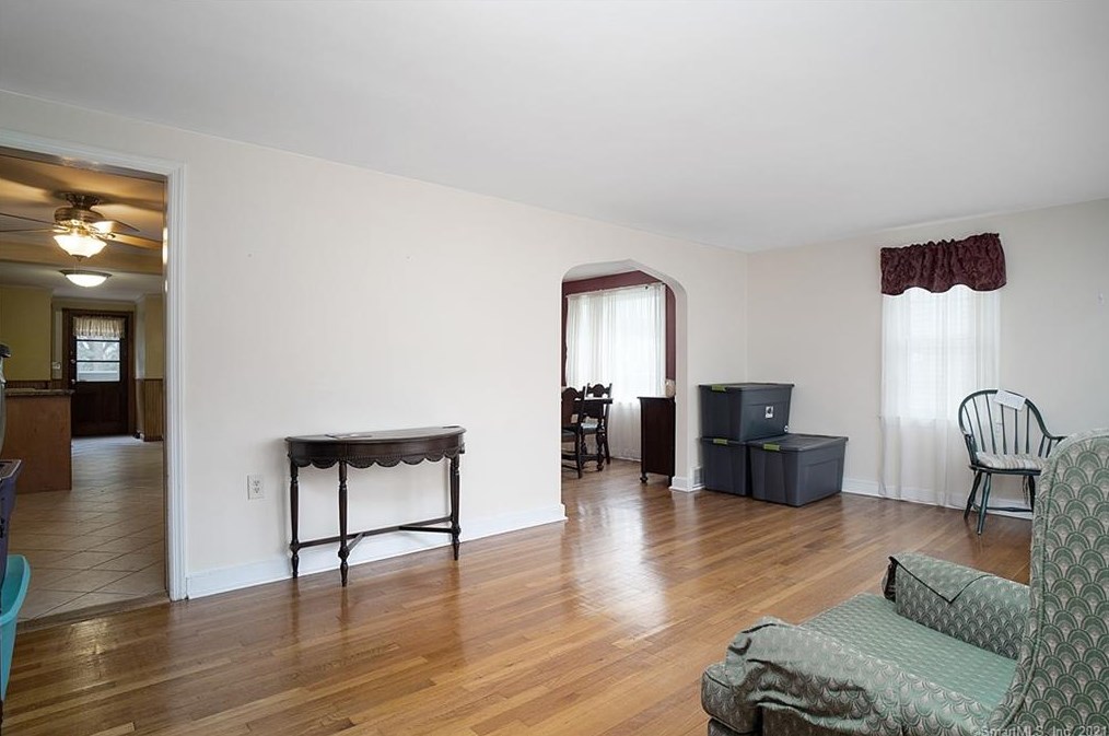 124 Ulrich Rd, Stratford, CT 06614-4004