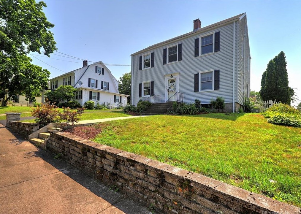 19 Mason St, Derby, CT 06418