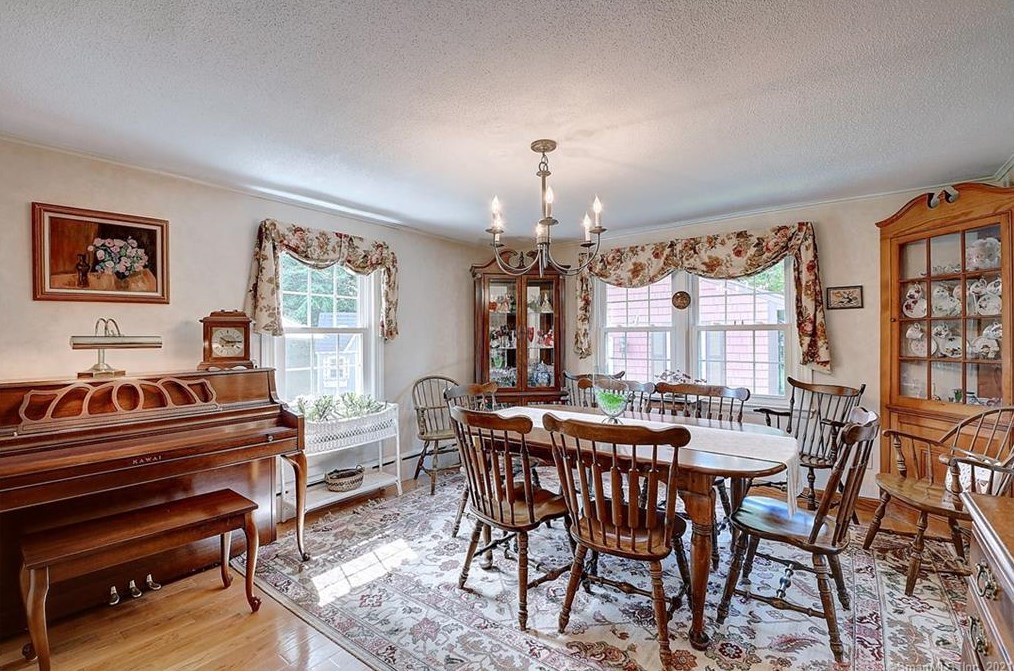 931 Prospect St, Hartford CT  06109-3547 exterior