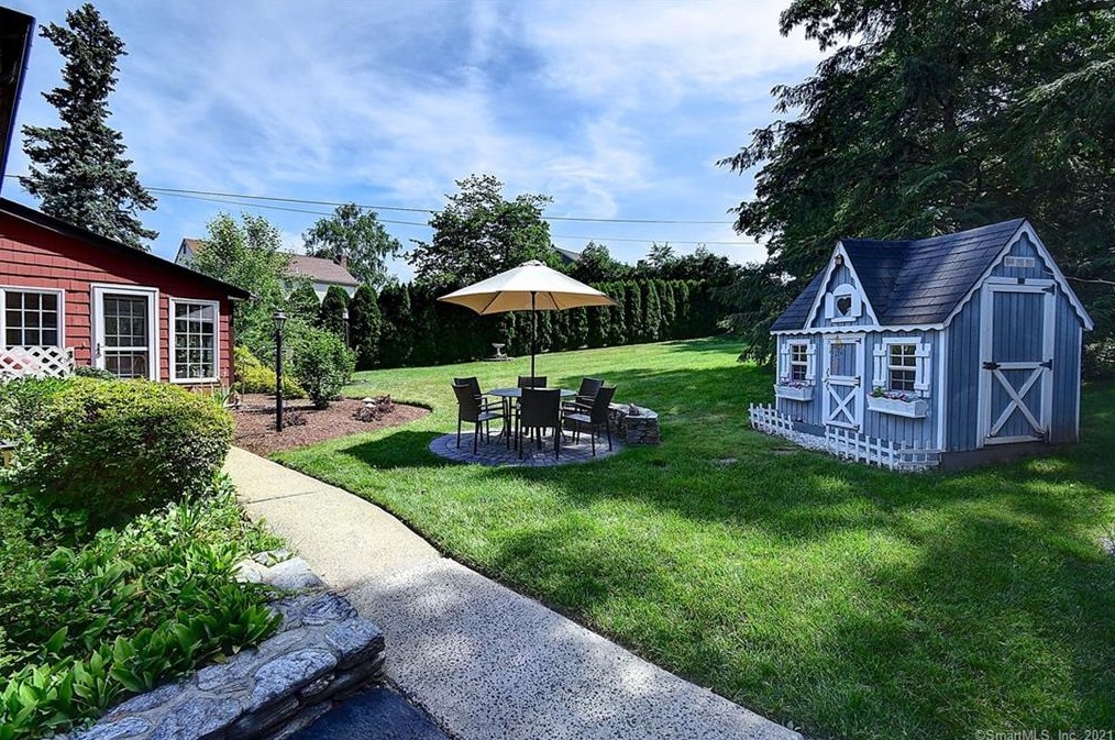 931 Prospect St, Hartford CT  06109-3547 exterior