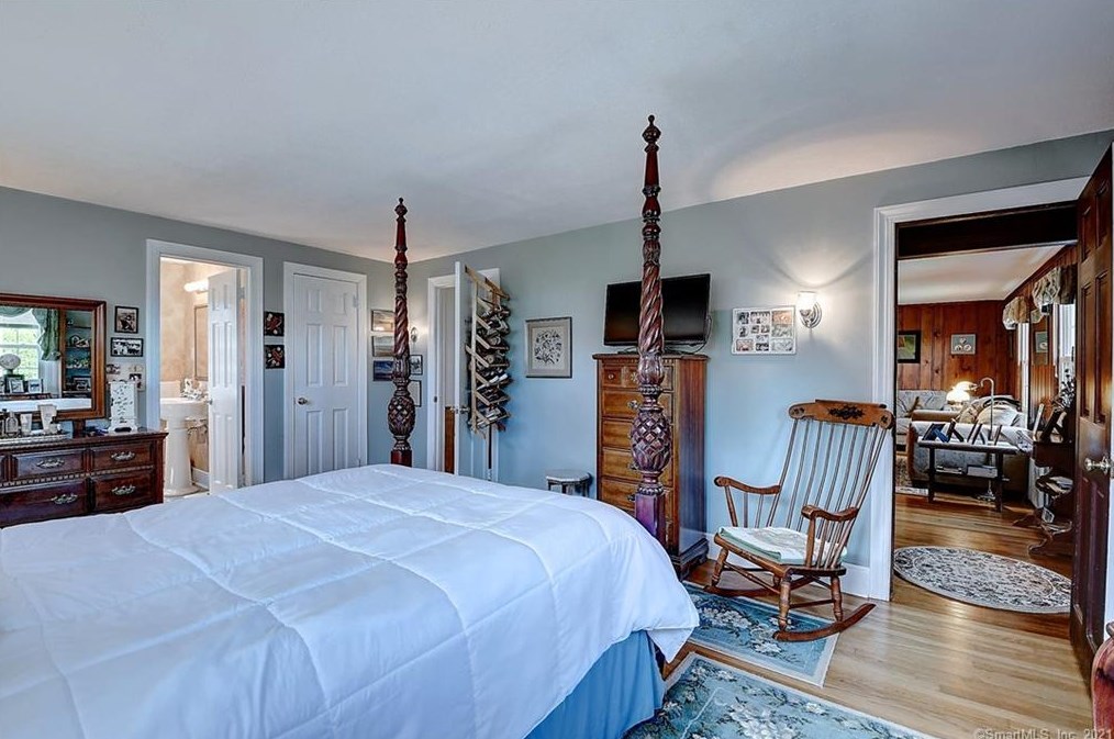 931 Prospect St, Hartford CT  06109-3547 exterior