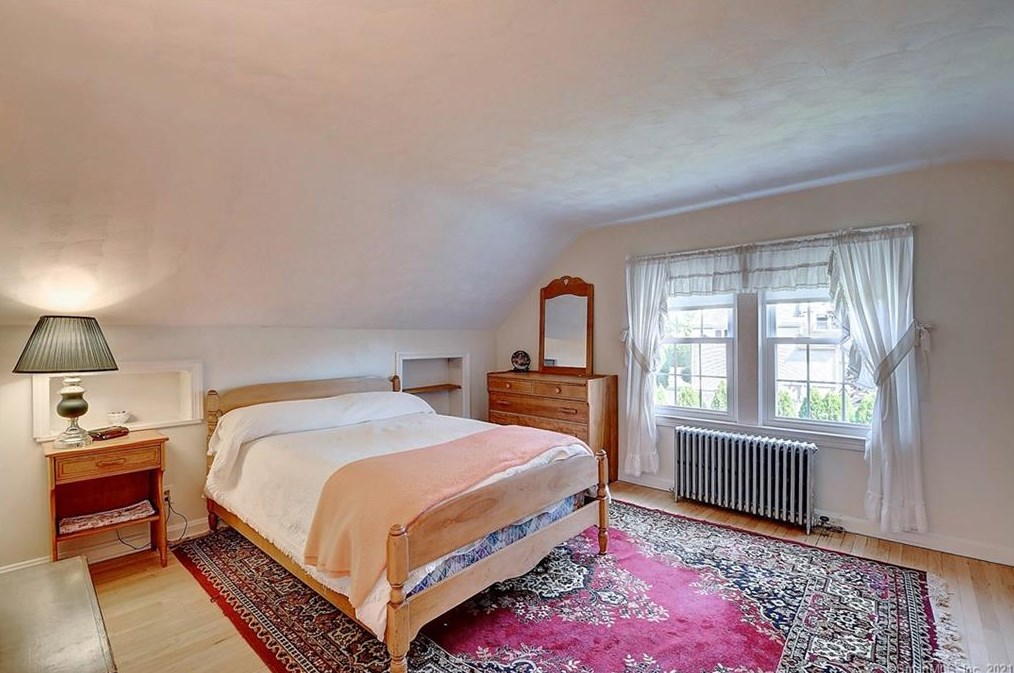 931 Prospect St, Hartford CT  06109-3547 exterior