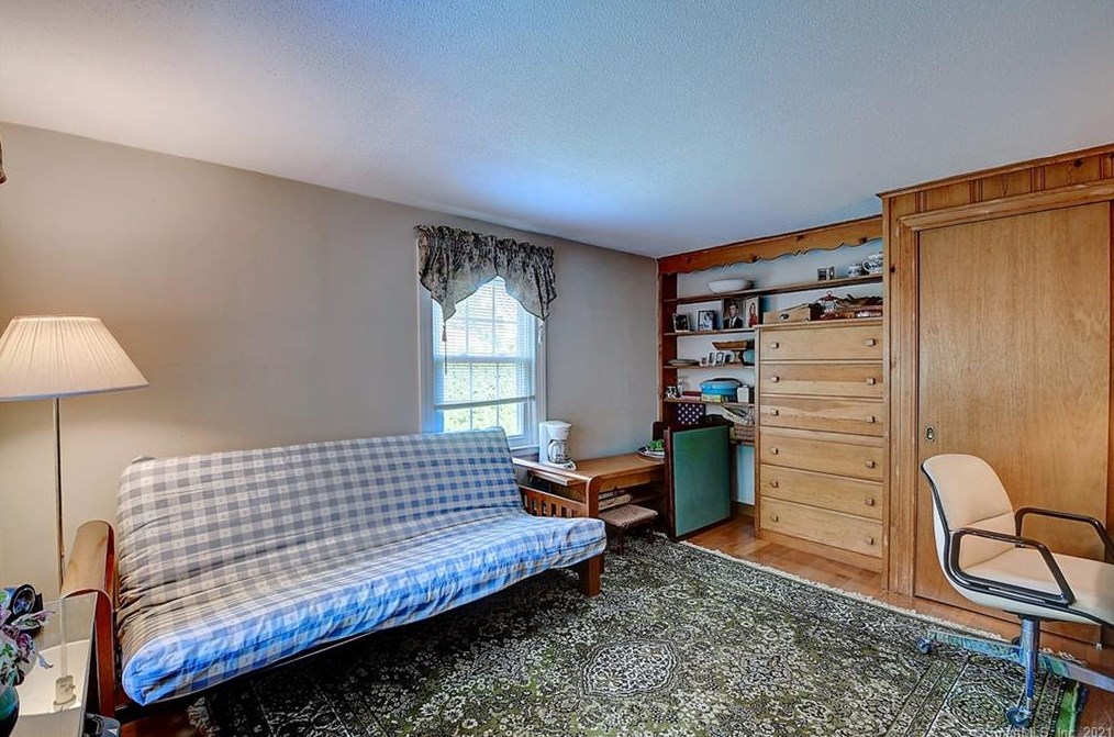 931 Prospect St, Hartford CT  06109-3547 exterior