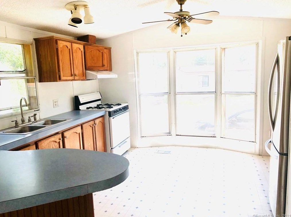 160 Mt Pleasant Rd #17, Newtown, CT 06470