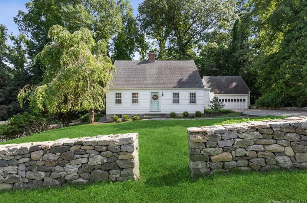 11 Overlook Rd, Westport, CT 06880-2327
