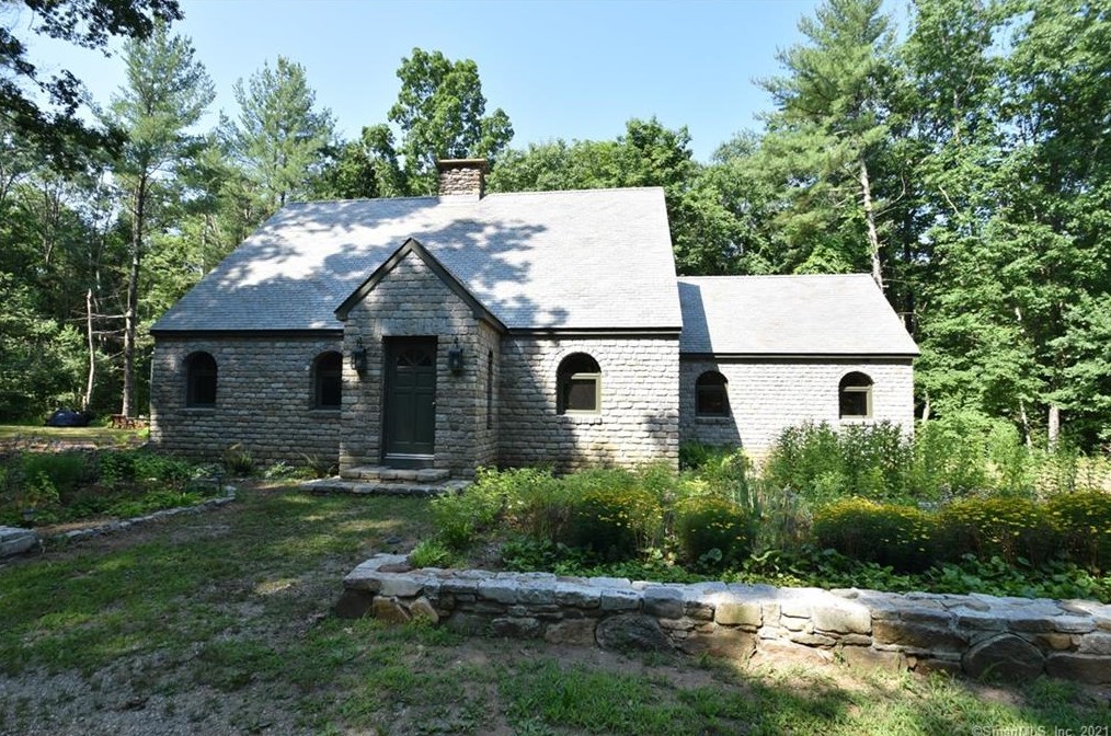 489 Old Slocum Rd, Hebron, CT 06248