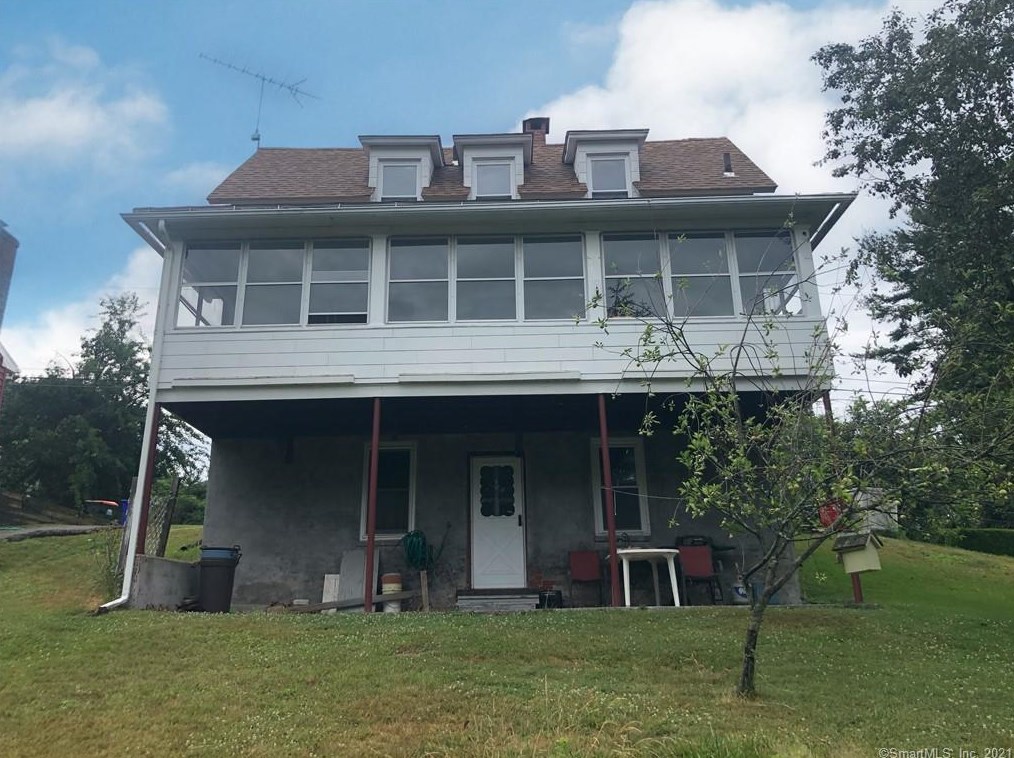 356 Spring St, Meriden, CT 06451 exterior