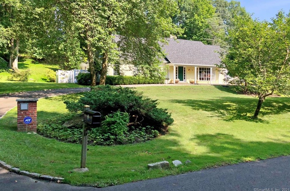 1 Stepping Stone Ln, Greenwich, CT 06830