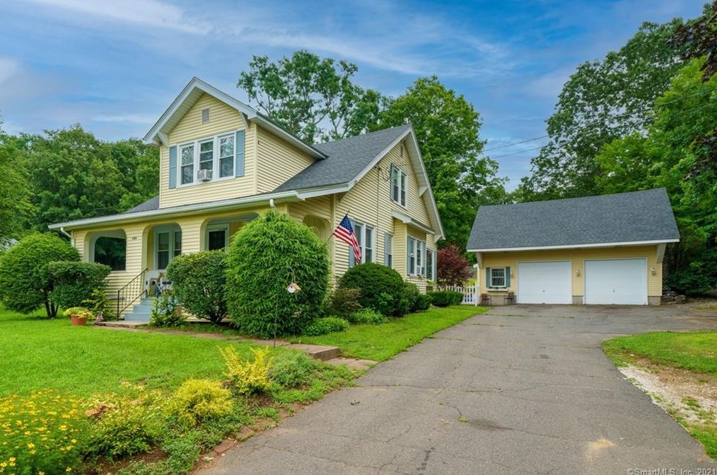 694 Rye St, Wapping, CT 06074