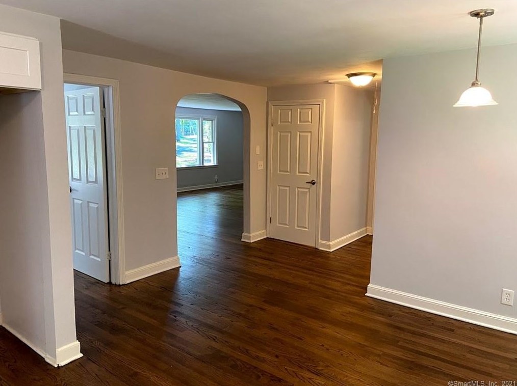 26 Crescent Way, Simsbury CT  06070-2306 exterior