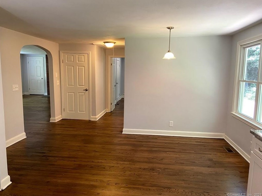 26 Crescent Way, Simsbury CT  06070-2306 exterior