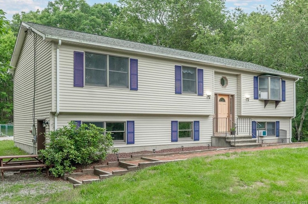 9 Potts Rd, Norwich, CT 06351