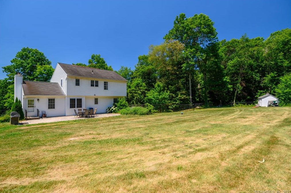 30 Philo Curtis Rd, Sandy Hook, CT 06482
