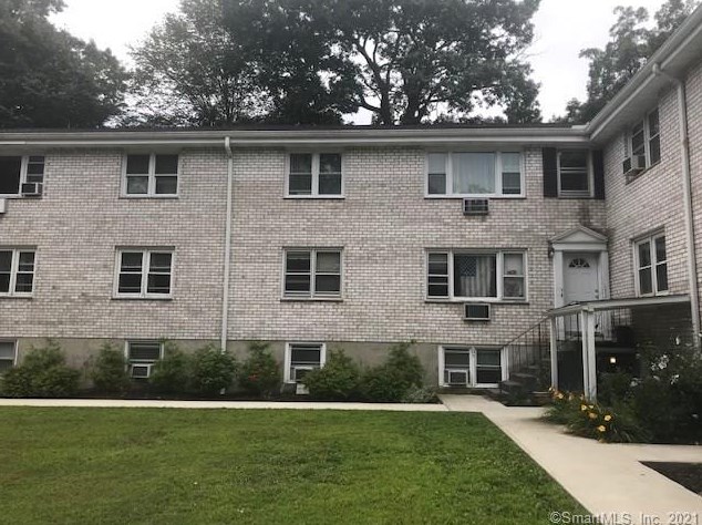 56 Wakelee Ave Ext #65, Huntington, CT 06484
