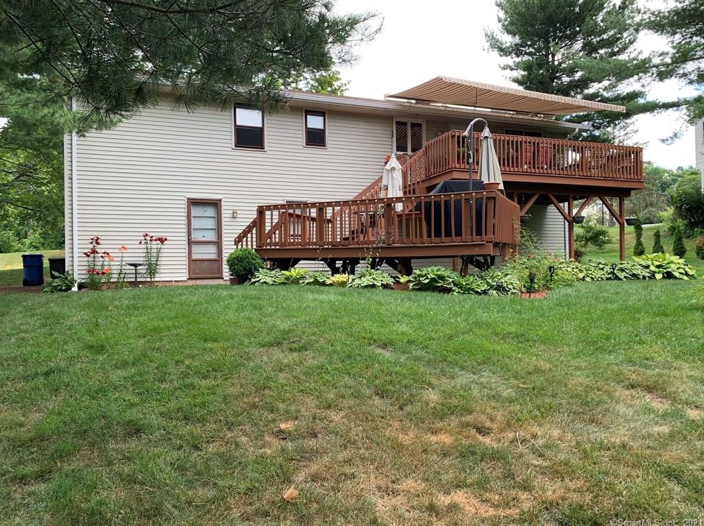 40 Huckleberry Ln, Manchester, CT 06040