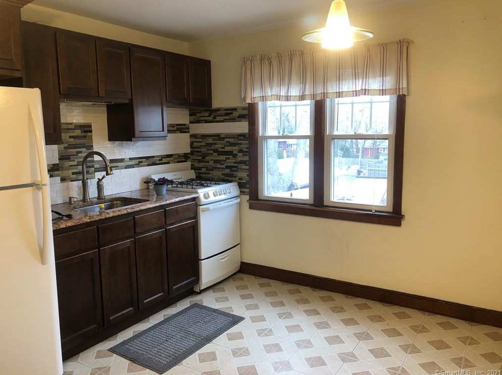 73 Gravel St #2nd Floor, Meriden, CT 06450