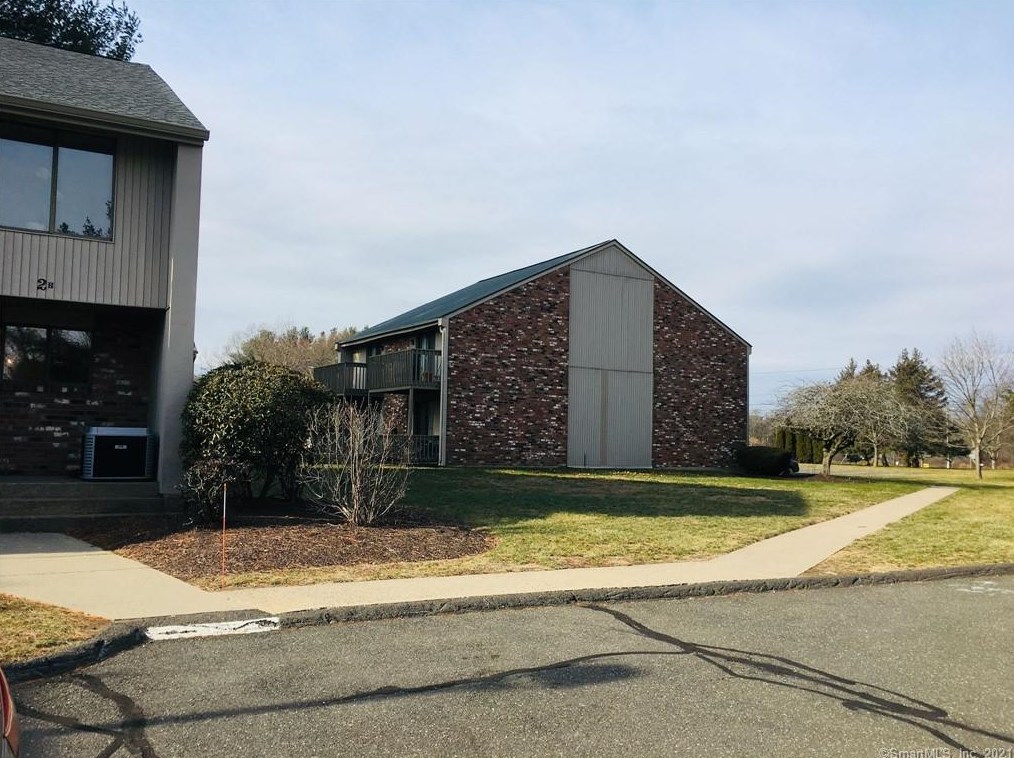 2 Amato Dr #h, Wapping, CT