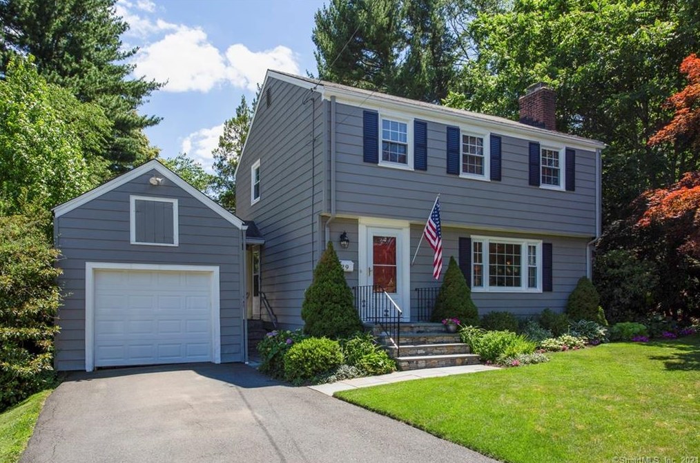 29 Greystone Rd, Hartford, CT 06107-3728