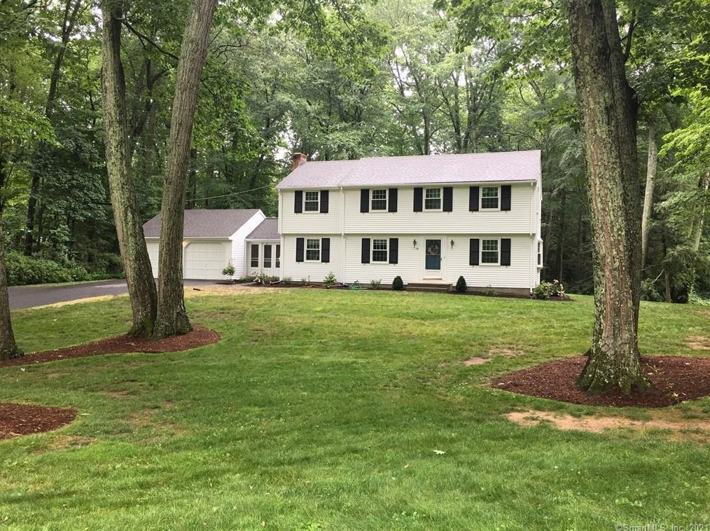 26 Musket Trl, Simsbury, CT 06070-1726