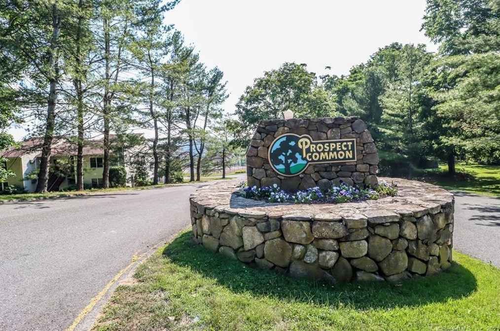 86 Beard Dr Unit 86, Northville, CT