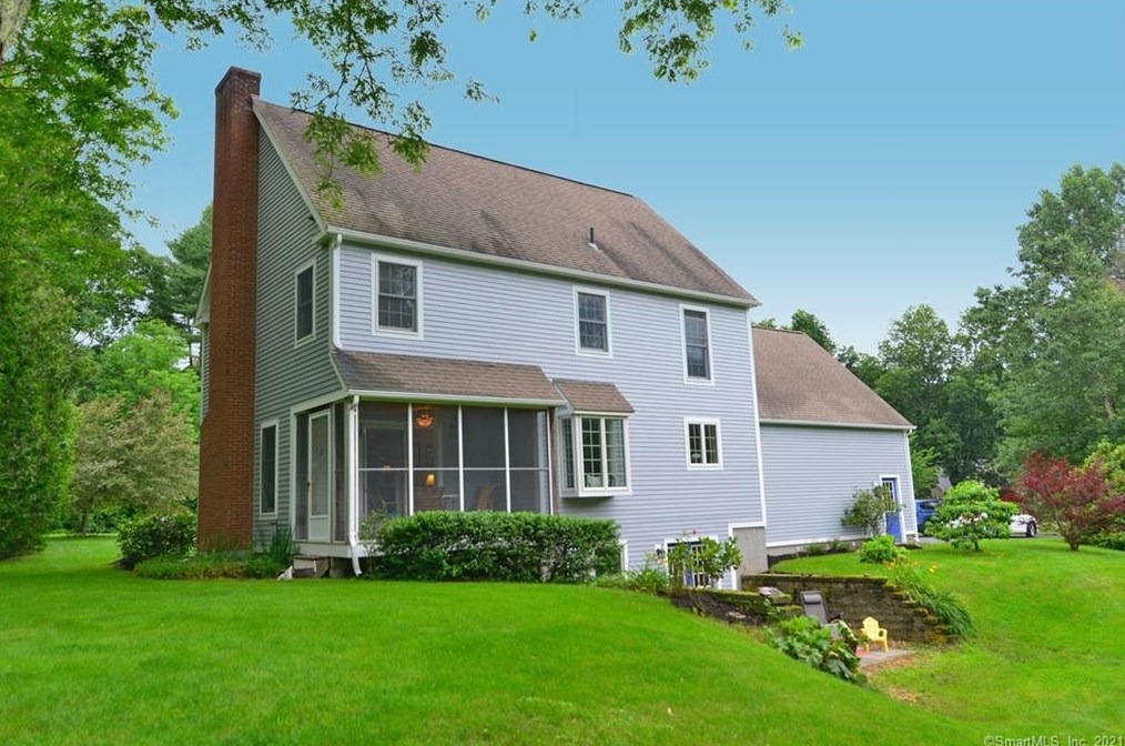 1 Amberg Dr, Pomfret Center, CT 06259