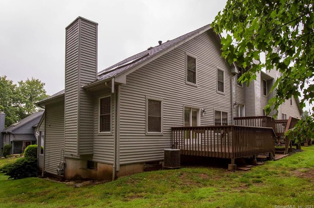 65 Crown Rdg, Hartford CT  06111-4234 exterior