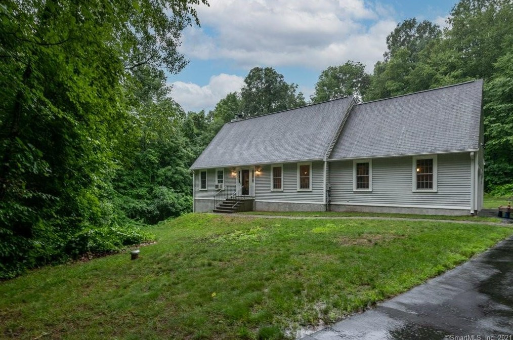 97 Old Tavern Ln, Coventry, CT 06238