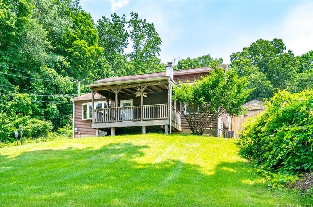 24 Maple Ave Ext, Bethel, CT 06801