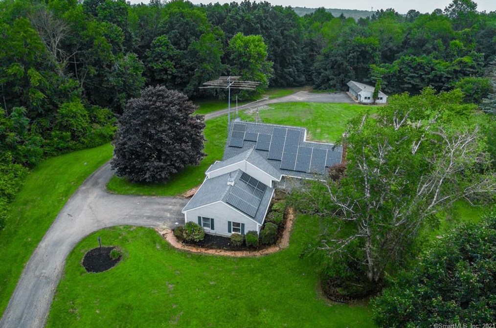 26 West St, Columbia, CT 06237-1328