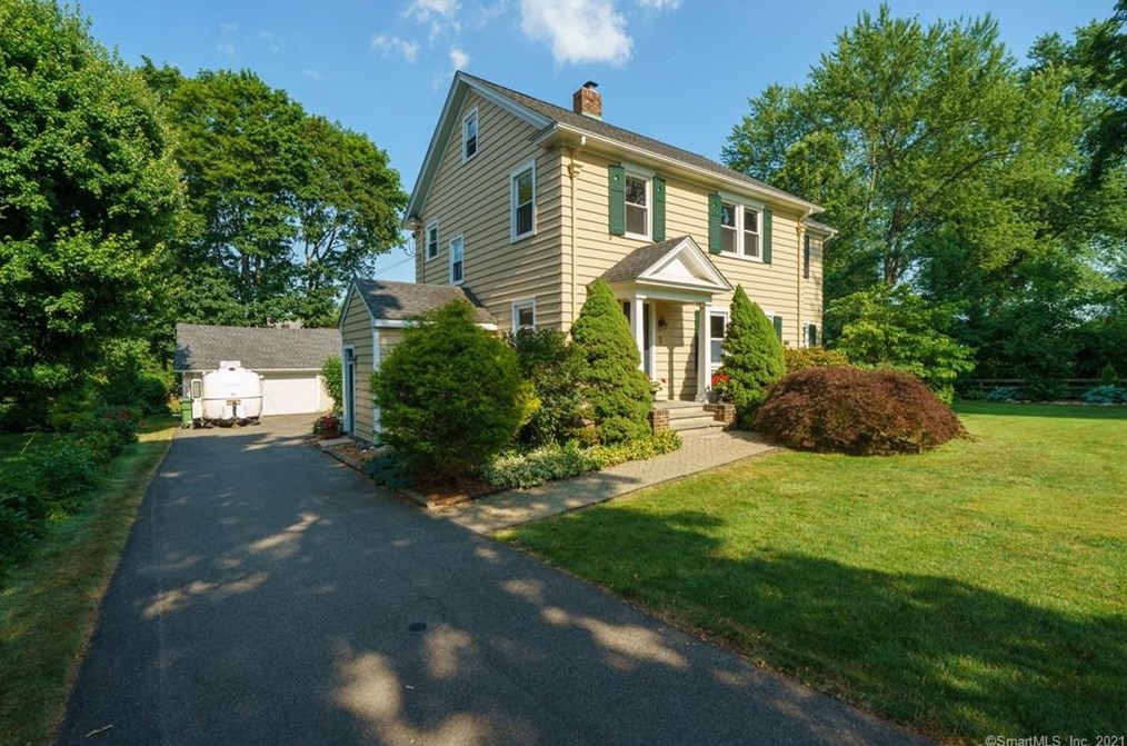 5 Cozy Ct, Cromwell, CT 06416-2313