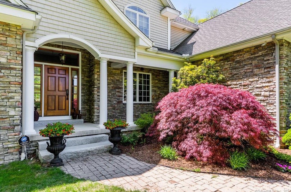 99 Pinnacle Ln, Chester, CT 06412