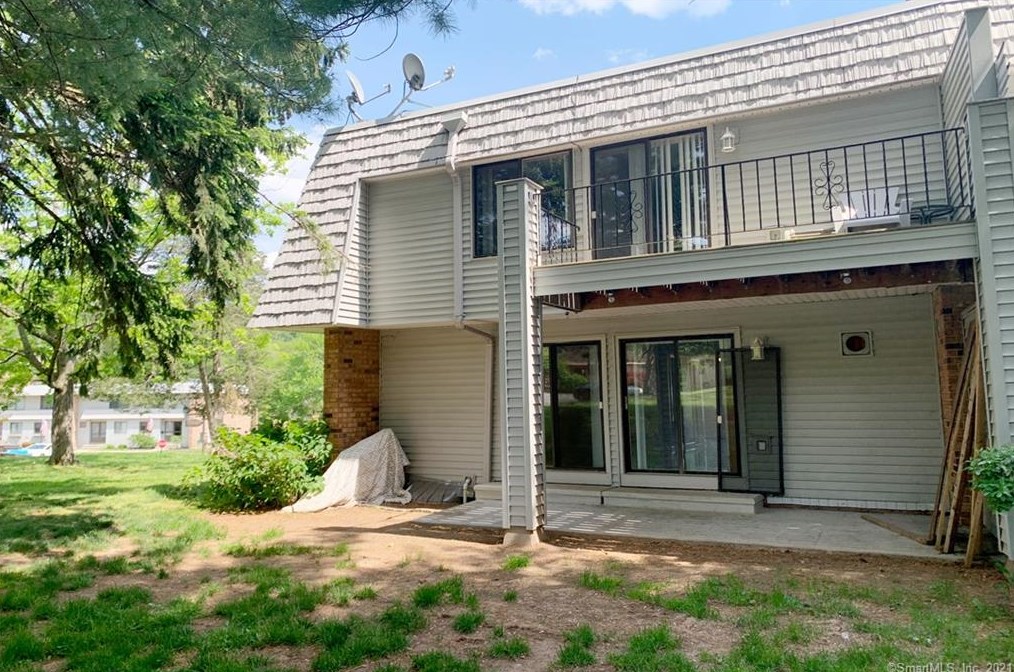 39 Chestnut Ct, Cromwell CT  06416-1781 exterior