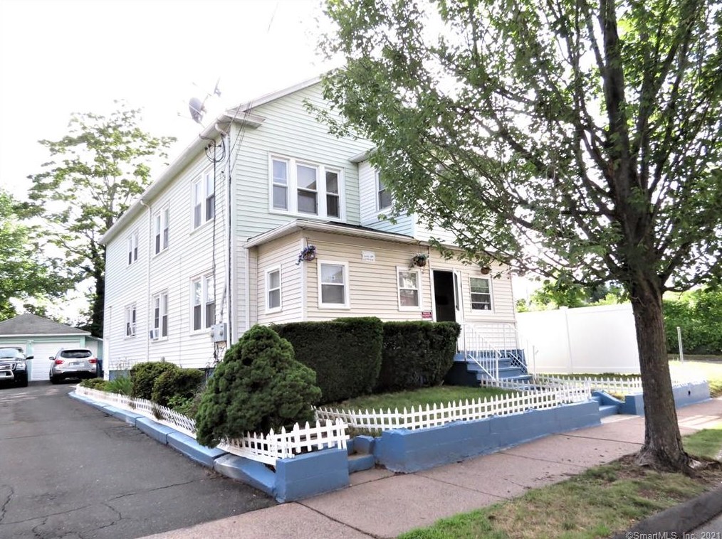 11-13 Clarendon St, Hartford, CT 06114