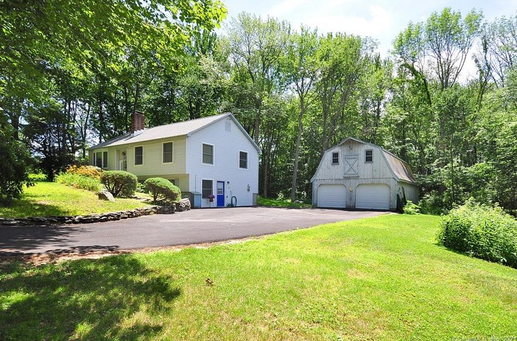 20 Olson Rd, Collinsville, CT 06019