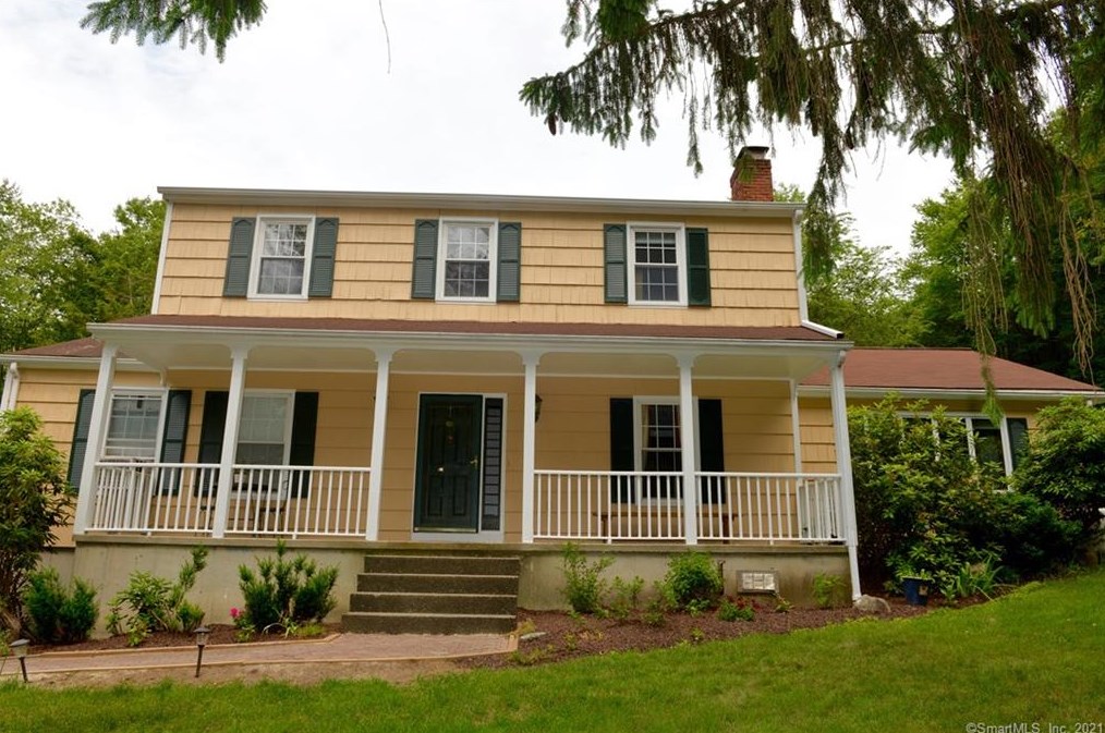 20 Pole Bridge Rd, Sandy Hook, CT 06482
