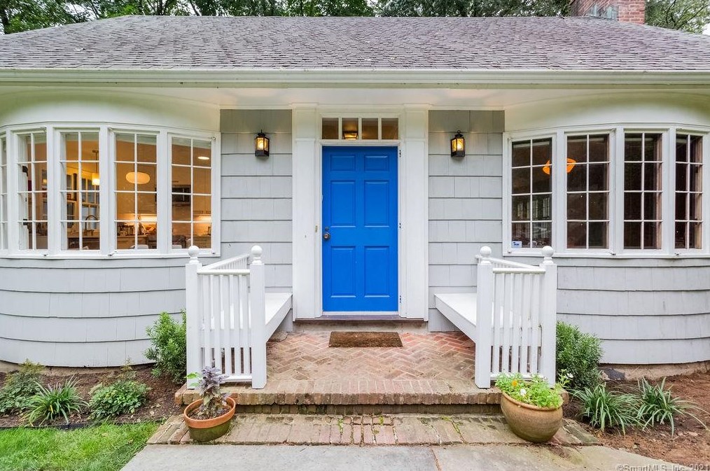 33 Evergreen Rd, Greenwich, CT 06830