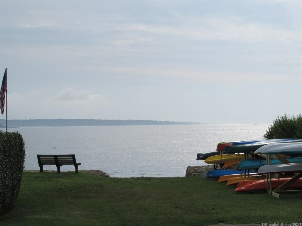 55 E Shore Dr, Niantic, CT 06357