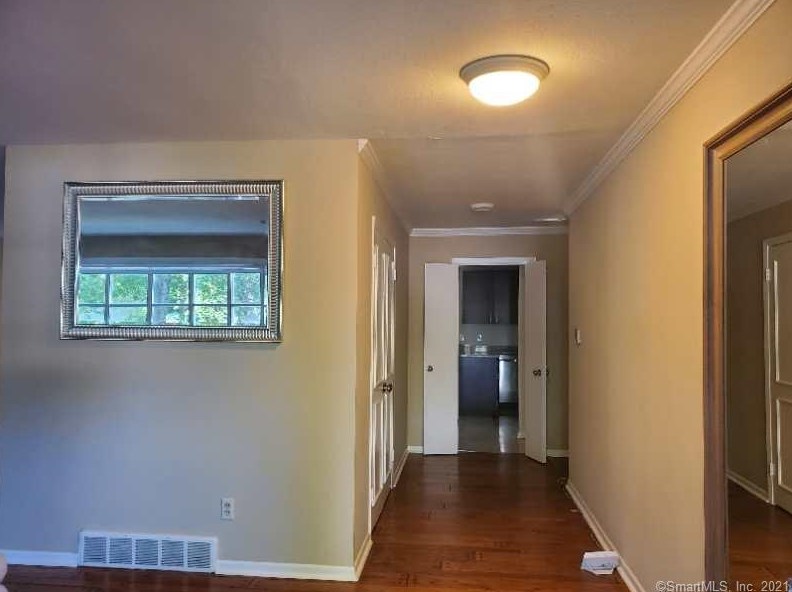 65 Stevenson Rd, New Haven, CT 06515