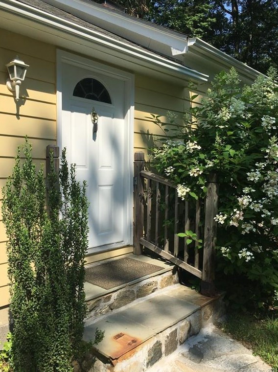 68 Obtuse Rd S, Brookfield Center, CT 06804