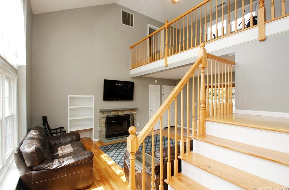 145 Settlers Ridge Rd, Milford, CT 06460