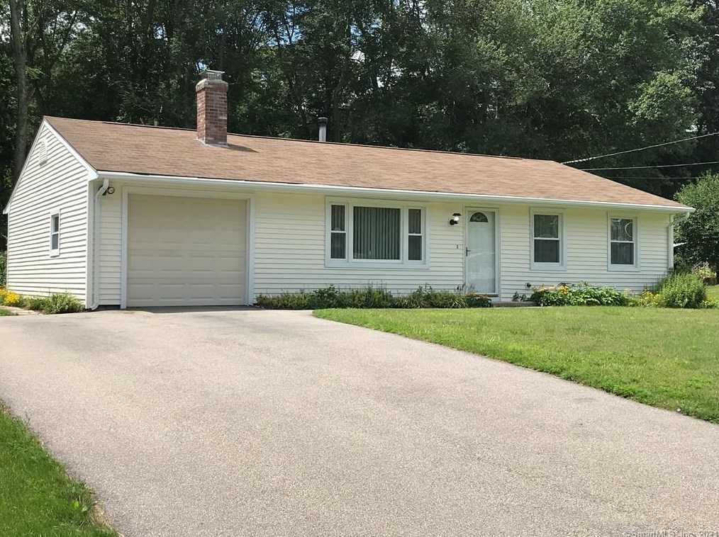 7 Meeting House Ln, Gales Ferry, CT 06339